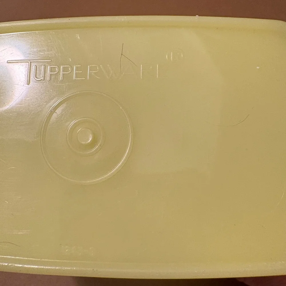 Vintage Yellow‎ Tupperware Food Storage Container with Lid 1234-9